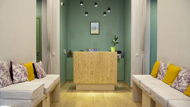 Студия йоги Айенгара