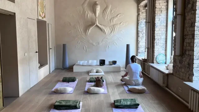 Студия йоги Ashram