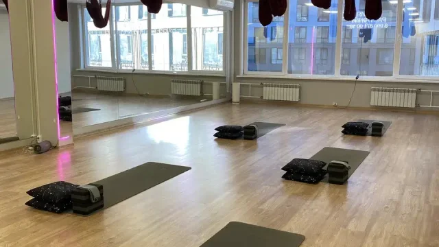 Студия йоги Nogravity